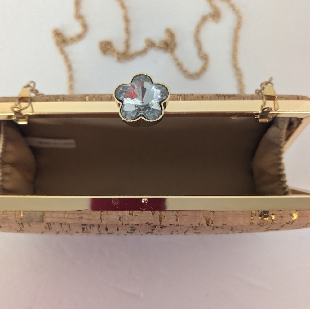 Bag Cork with Gold Trim and Floral Crystal Clasp Crossbody Chain - Picture 3 of 3